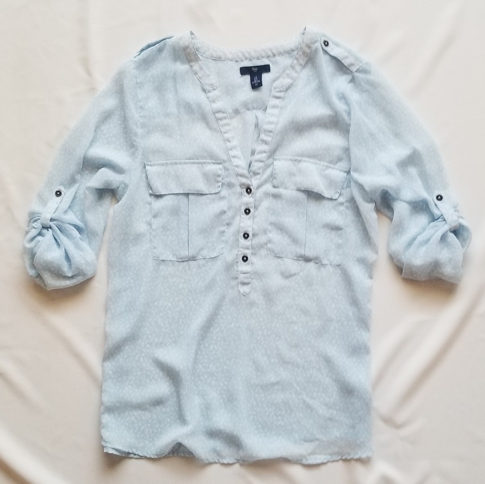 💜 5 for $25! Gap Sky Blue Blouse